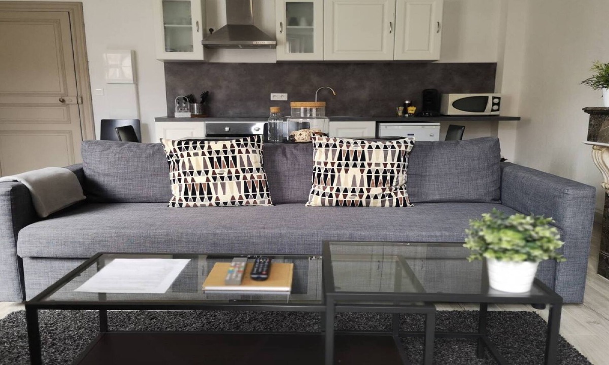 Revel Apartment | GET APARTMENT ★ BRIGHT ★ SPACIOUS ★ WIFI