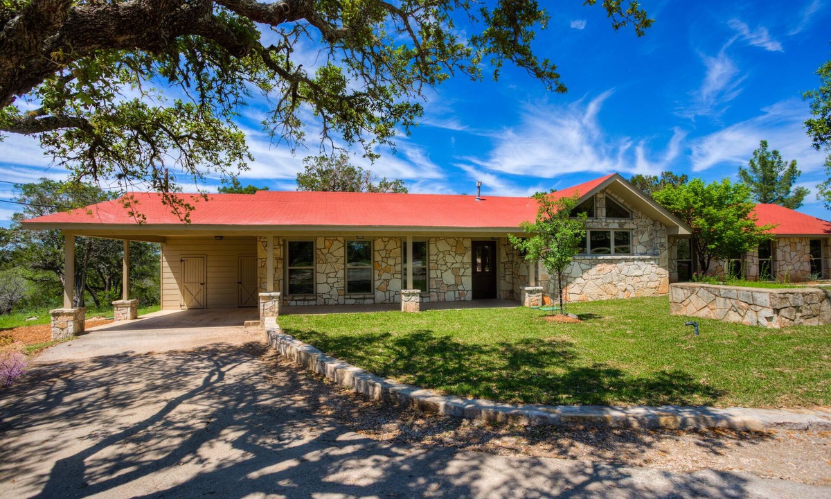 Hunt House | Get away at Mo-Ranch!
