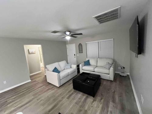 Lady Lake House | Get cozy in this Renovated home by the Villages
