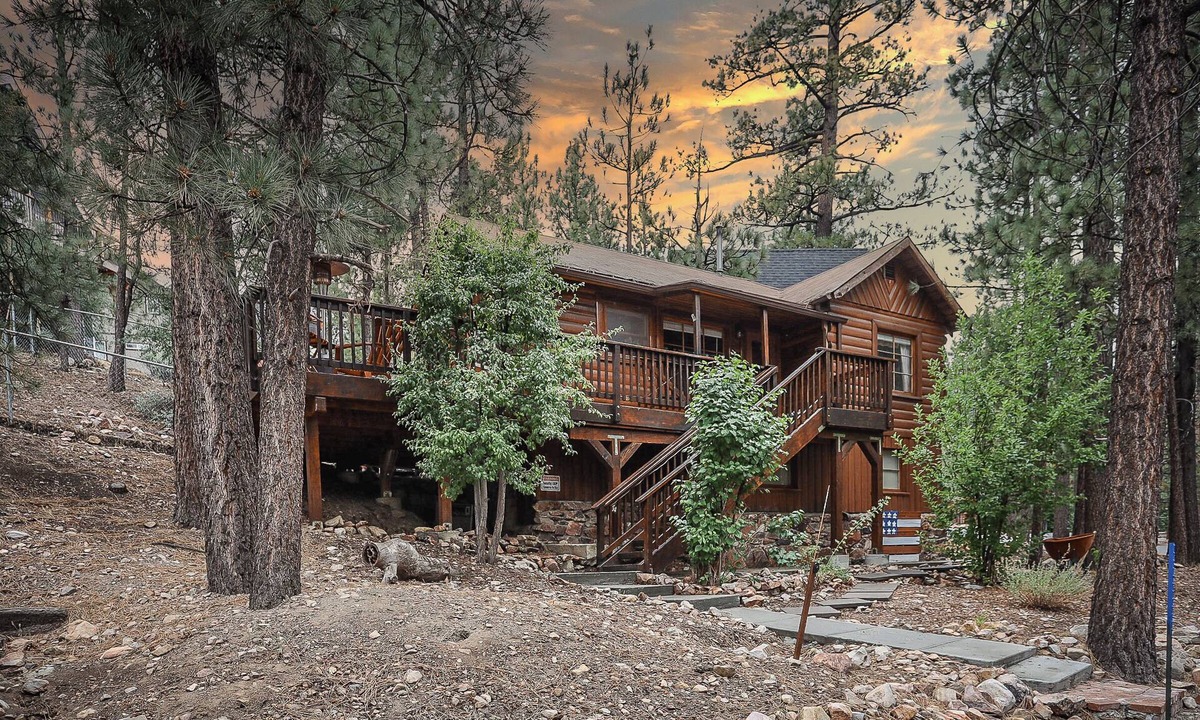 Big Bear Cabin | Get Cozy on Rainbow, 1 Night Free!