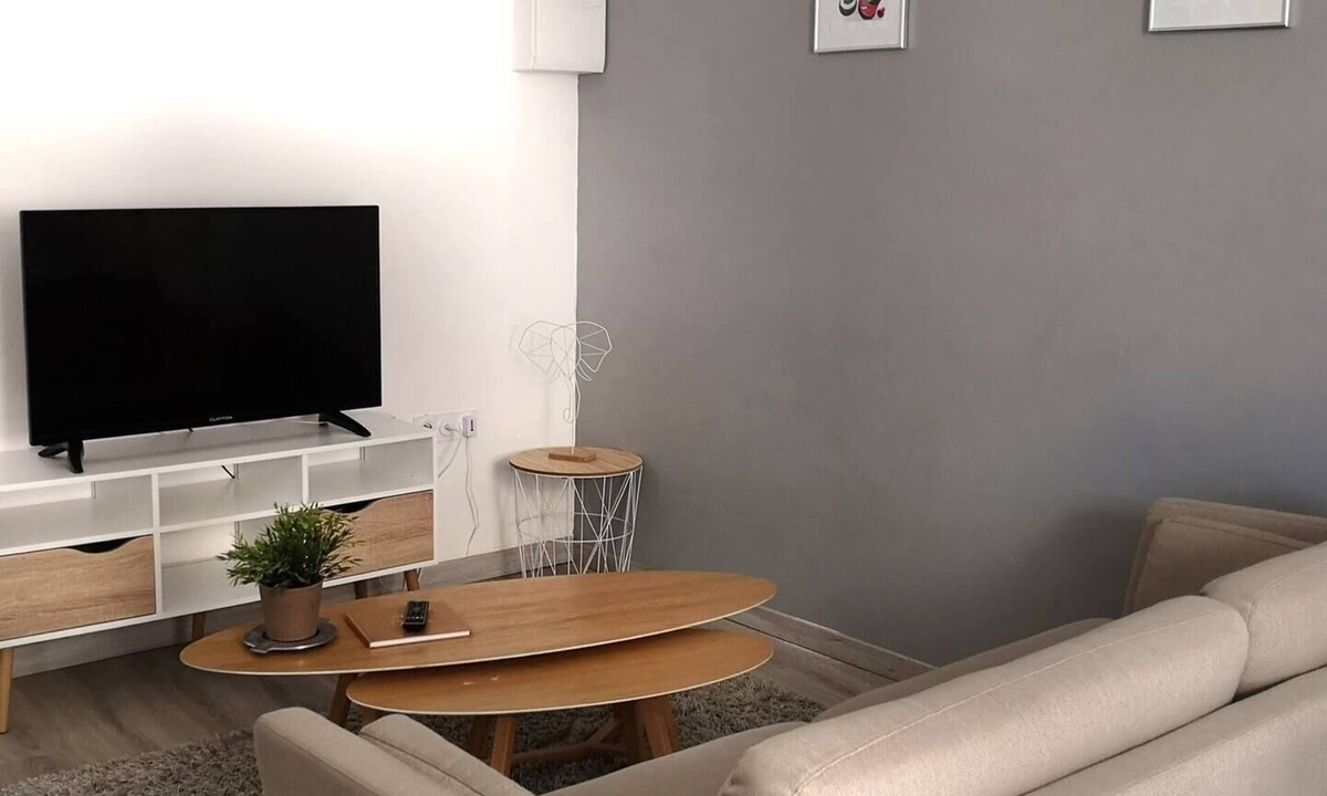 Revel Apartment | GET ★ QUIET ★ WIFI TERRACE