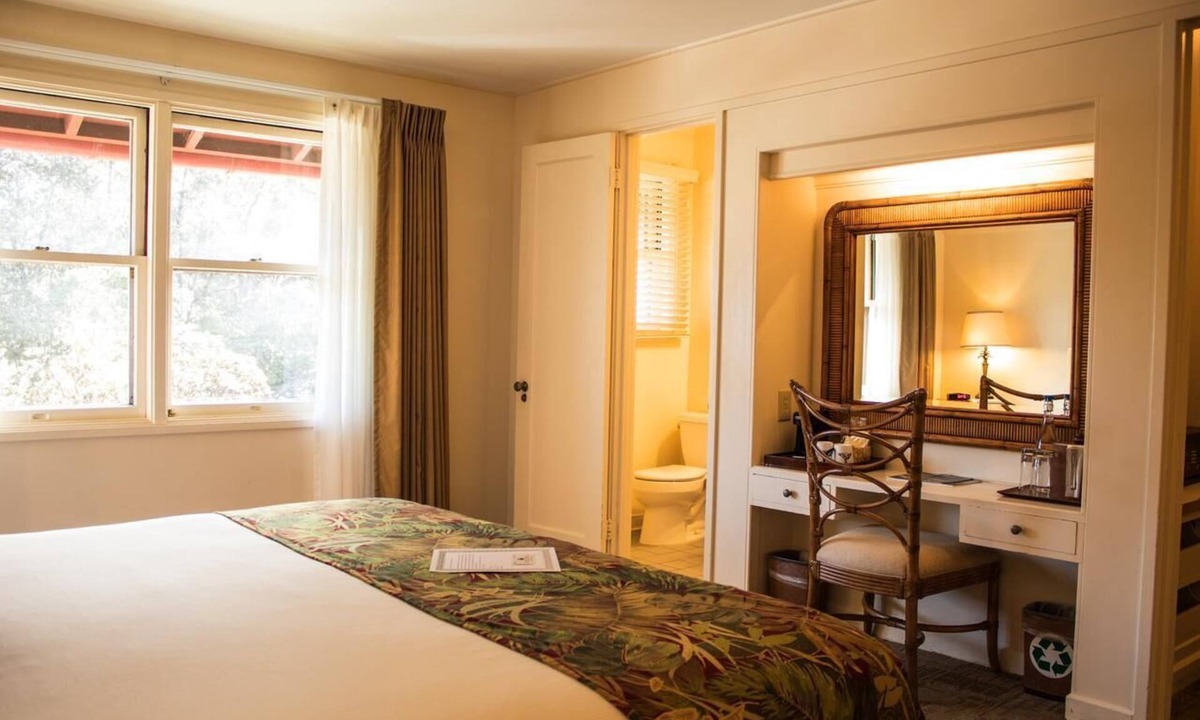 Volcano Hotel | Get Ready for Blissful Getaway! Two Comfy Units for 4! Free Parking!