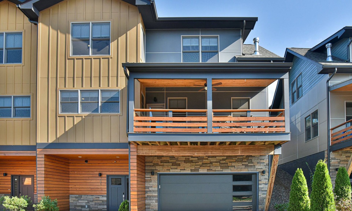 Woodfin House | Getaway Asheville: Available for Graduation and Memorial Day Weekend!