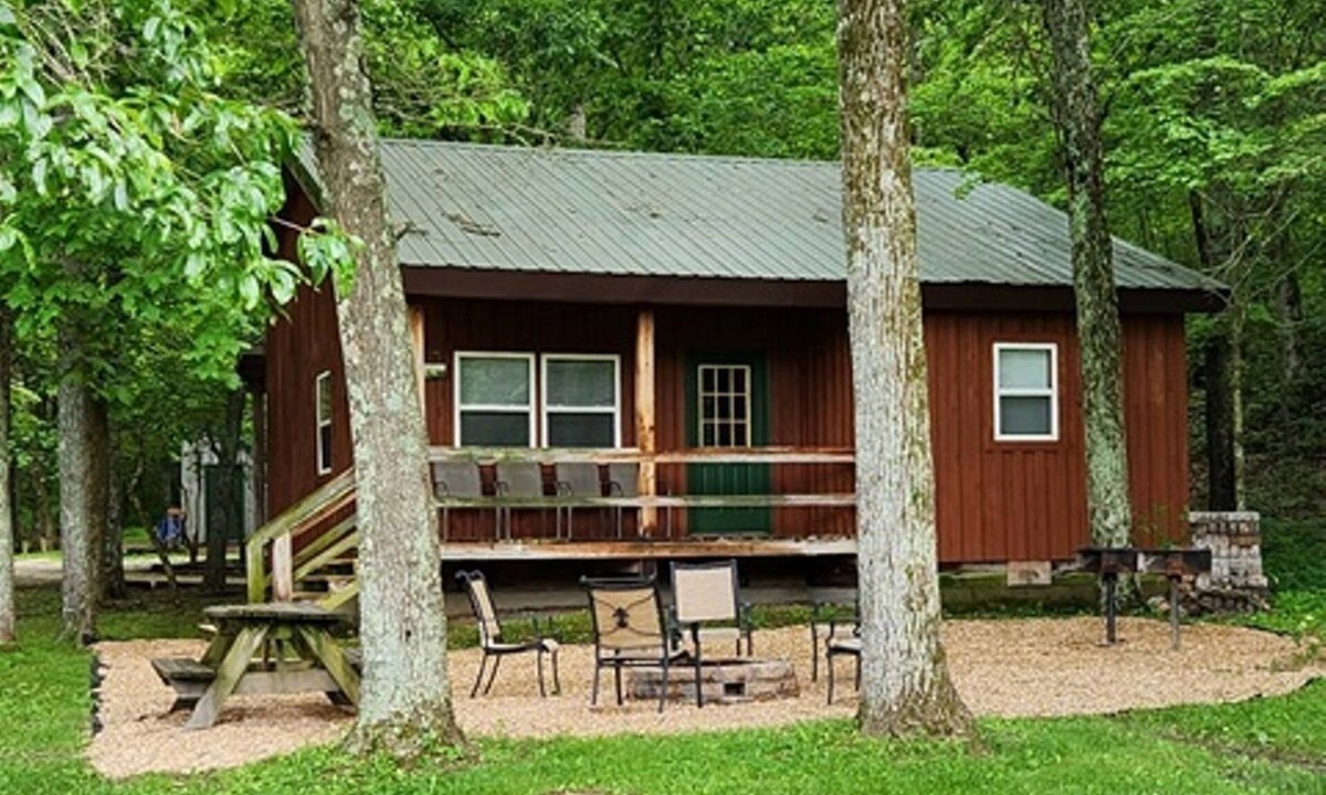 St. James Cabin | Getaway Cabin next door to Maramec Spring Park & Meramec River Trophy Trout