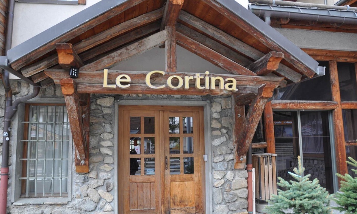 Venosc Apartment | Getaway for 10 Near Slopes