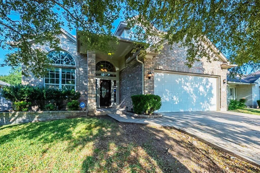 Round Rock House | Getaway home near Kalahari & Dell Diamond