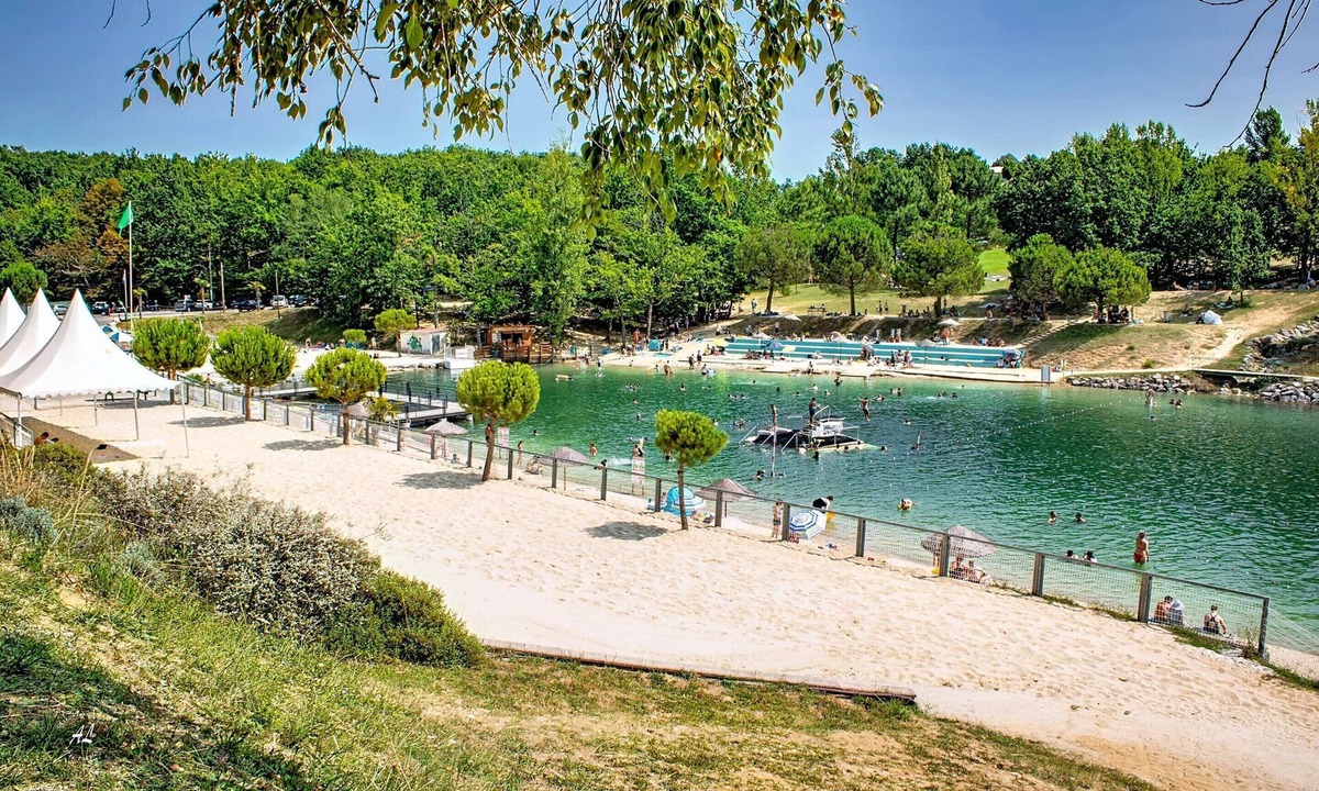 Monclar-de-Quercy Cottage | Getaway Near Monclar Lake With Pool