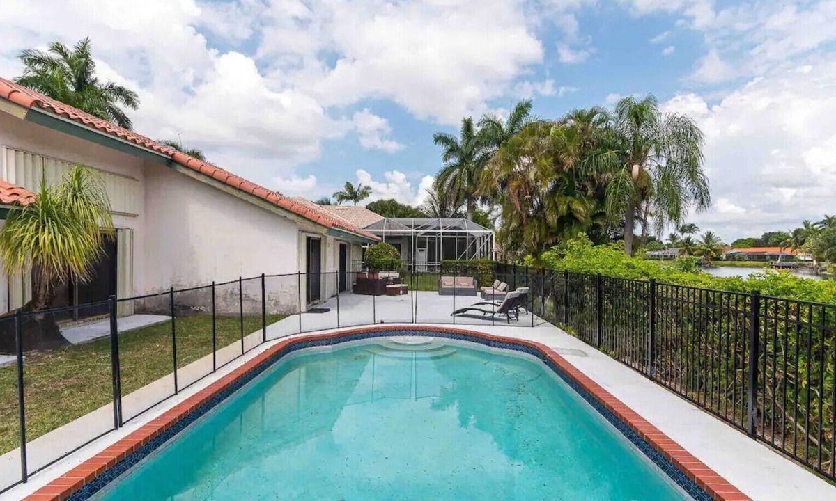 Greenview Shores House | Getaway on Kingsway