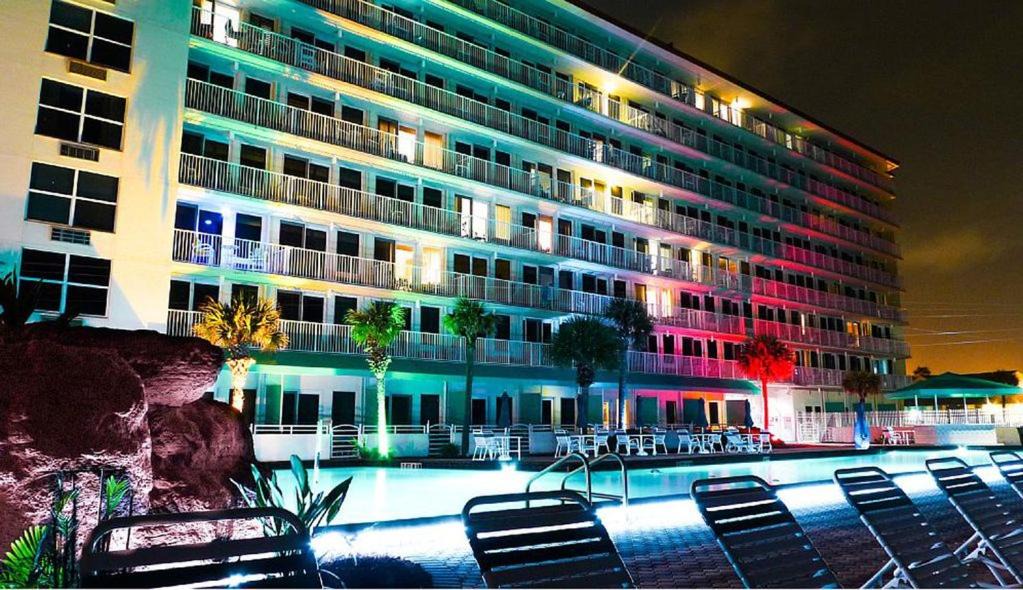 Lenox Park Apartment | Getaway That's Fit for a King