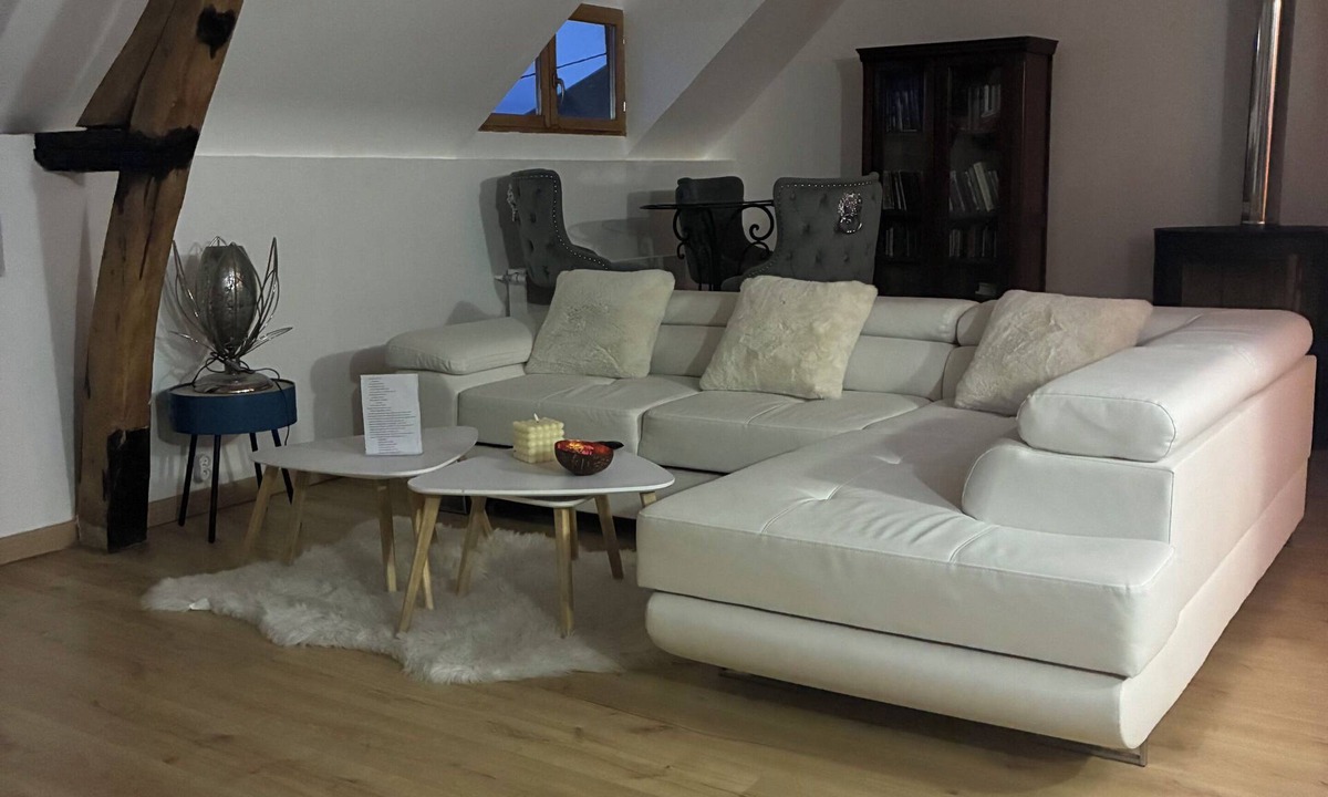 Ravenel Apartment | Getaway & wellness accommodation Massage Jacuzzi Sauna