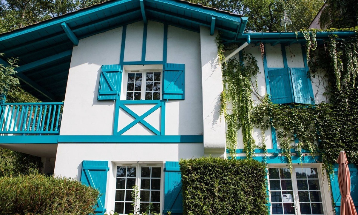 La Bastide-Clairence House | Getaway with Shared Pool