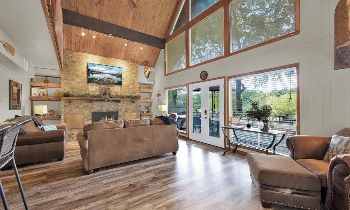 New Braunfels House | Gettin' Guada Loopy With Hot Tub & Riverfront