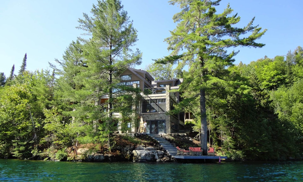 Sainte-Marguerite-du-Lac-Masson Bed & Breakfast | Gite du Grand Peintre Gordon Harrison