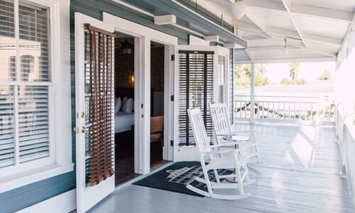Historic Downtown Apalachicola Hotel | Gibson Inn