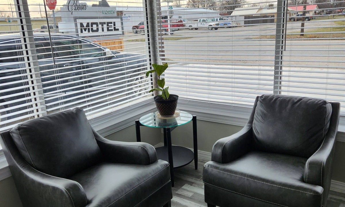 Nowata Hotel | Gibson Motel