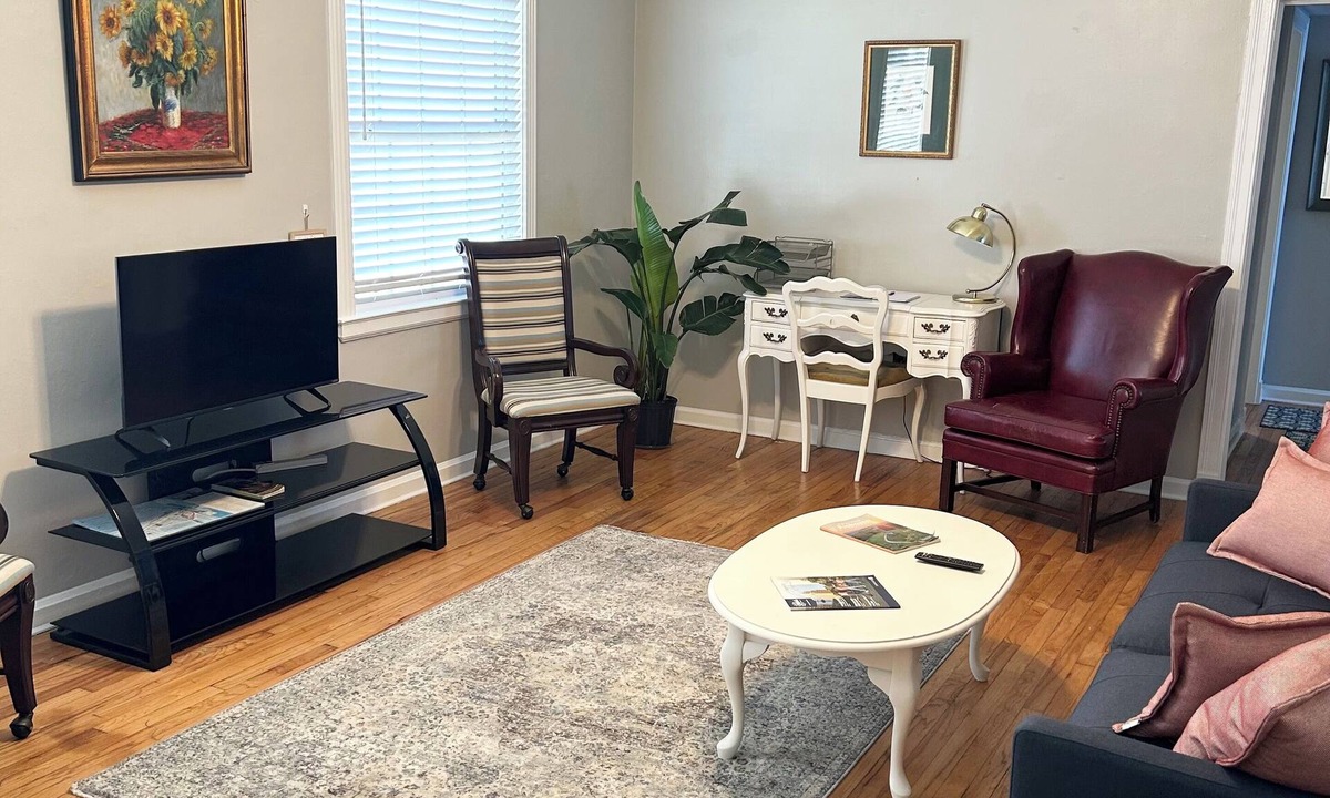 Mobile Condo | Gigi's Midtown Getaway #2
