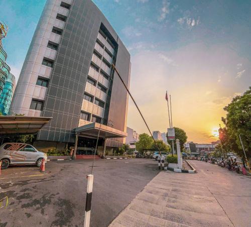 Muarakarang Hotel | GiiA Sanno Hotel Pluit