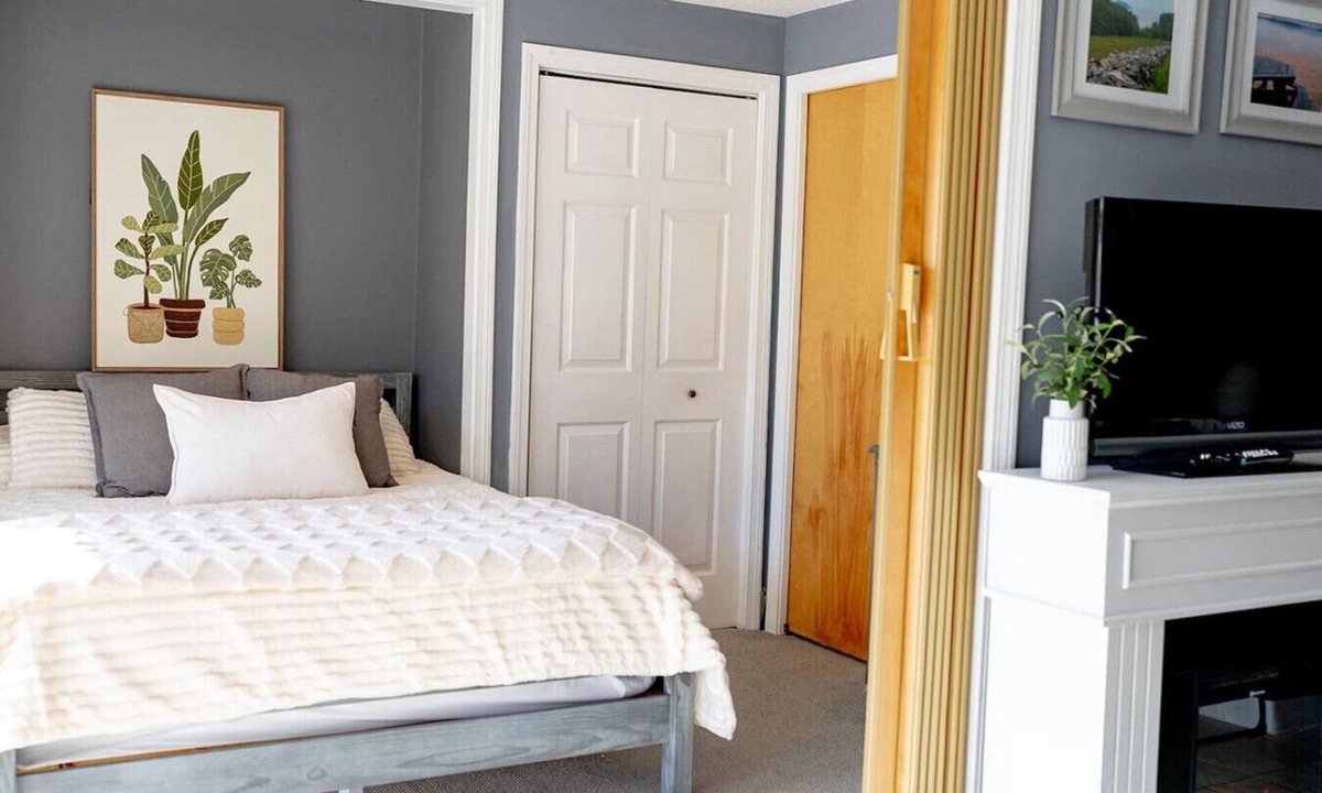 Gilford Condo | Gilford Escape, Pool + Beach, Winnipesaukee