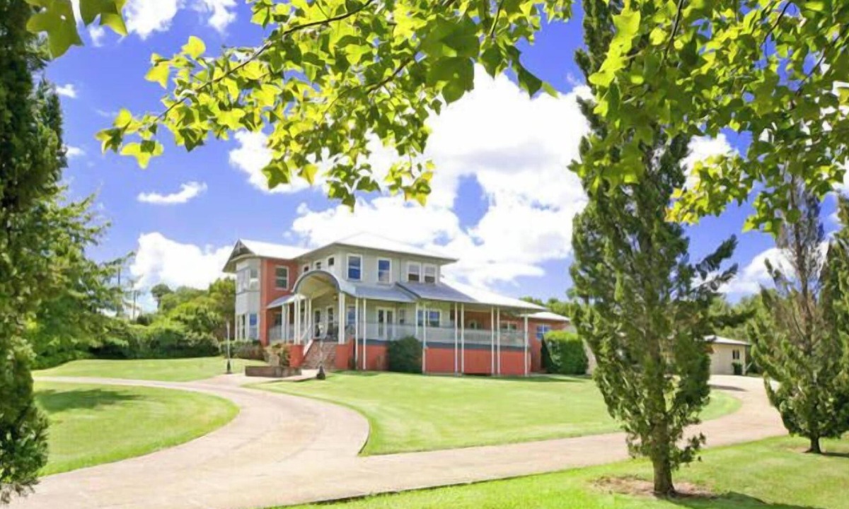 Maleny House | Gillandrea - Gracious Victorian Accomodation