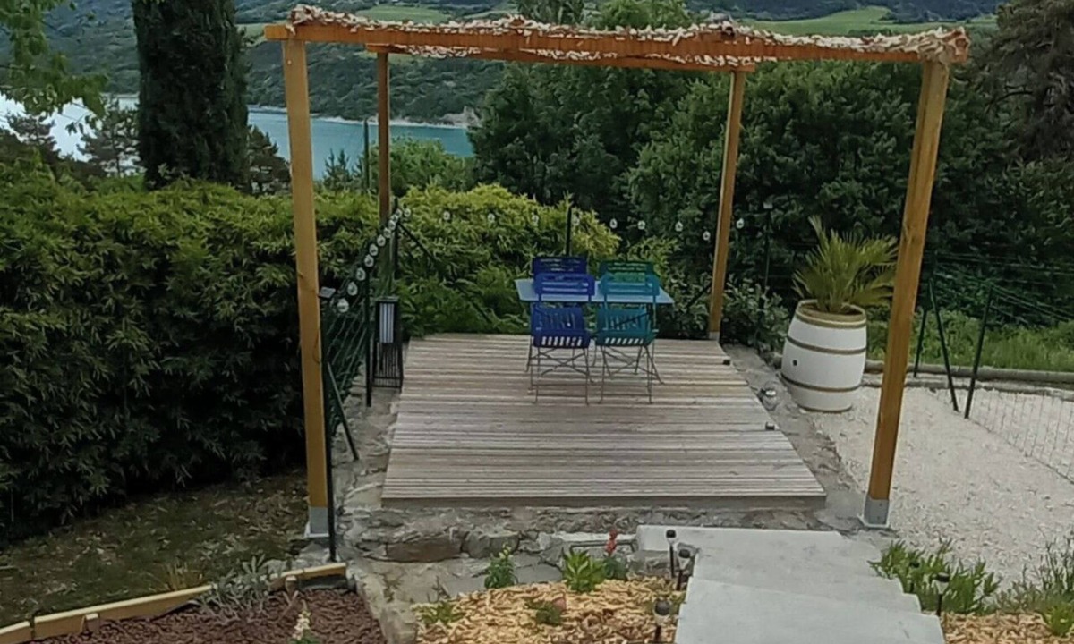 Treffort Apartment | Gite 2 pers sécurisé + parking - Vue Lac (10 mn à pieds) et Montagnes - TREFFORT