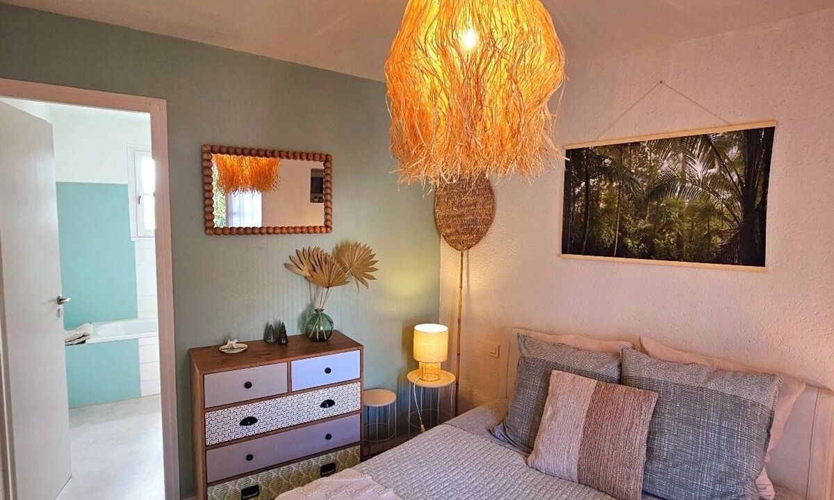 La Roche-sur-Yon Apartment | Gîte 3 pers Bornéo - Relaxation with heated swimming pool and secure parking lot