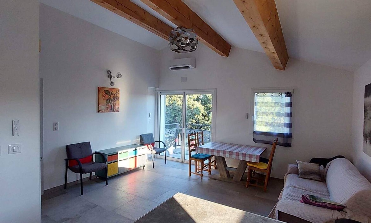 Sussargues Apartment | Gite 50m2 4 Personnes au Coeur du Village