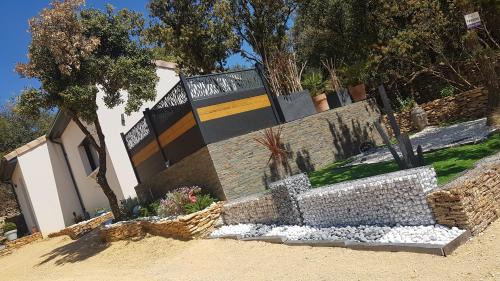 Mornas House | gite A L' ÉVIDENCE