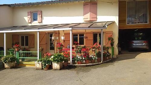Montesquieu-Avantes House | GITE A LA FERME