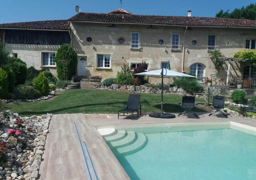 Saint-Nicolas-de-la-Grave Apartment | GITE Abeille-Soleil