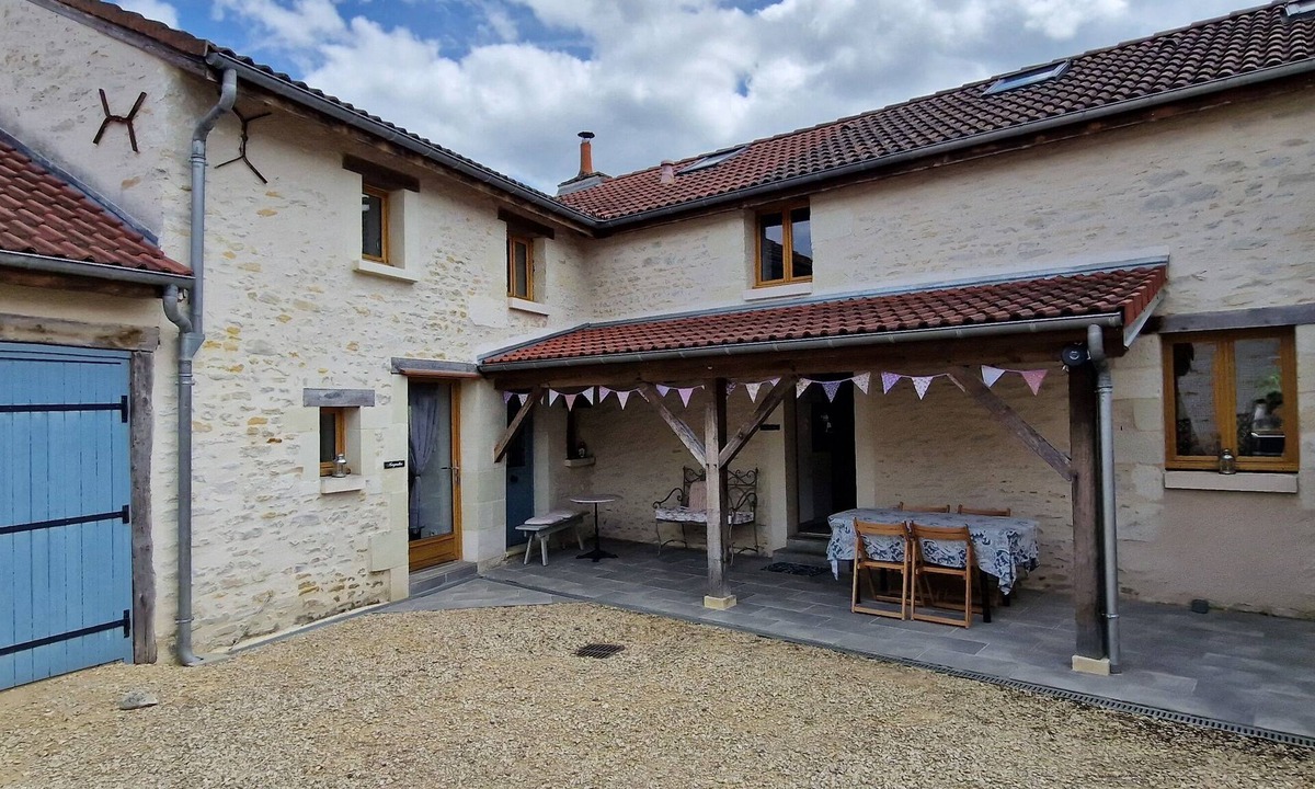 Chaveignes House | GITE ANGULUS RIDET - CHERRY TREE - Gîte 4 people