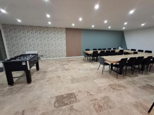 Haybes House | Gite Ardennais 18 personnes "les gronchons"
