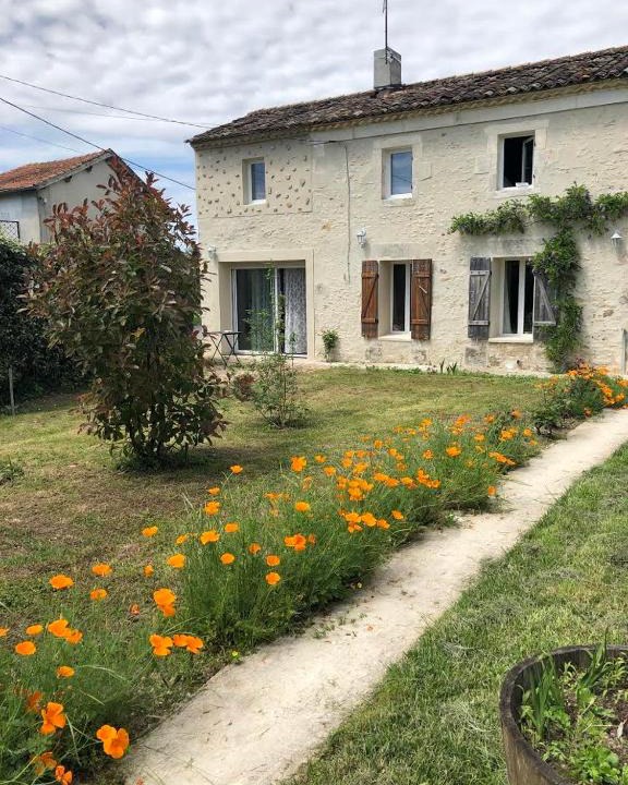 Saint-Ciers-sur-Gironde Apartment | Gite Augirons