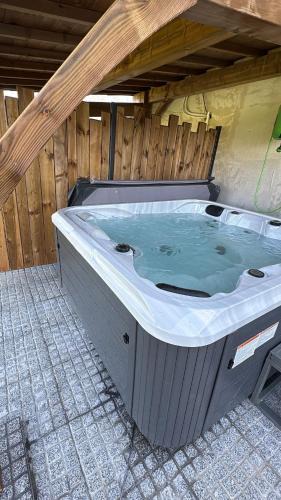 Marboz House | gite avec spa a la campagne