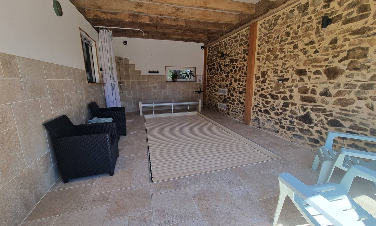 Le Chatenet-en-Dognon Cottage | Gîte Beaulieu, with heated indoor pool