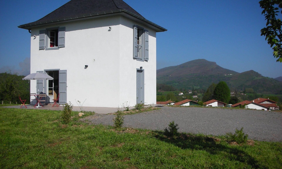 Saint-Jean-Pied-de-Port House | GITE BELASPECT in Basse-Navarre