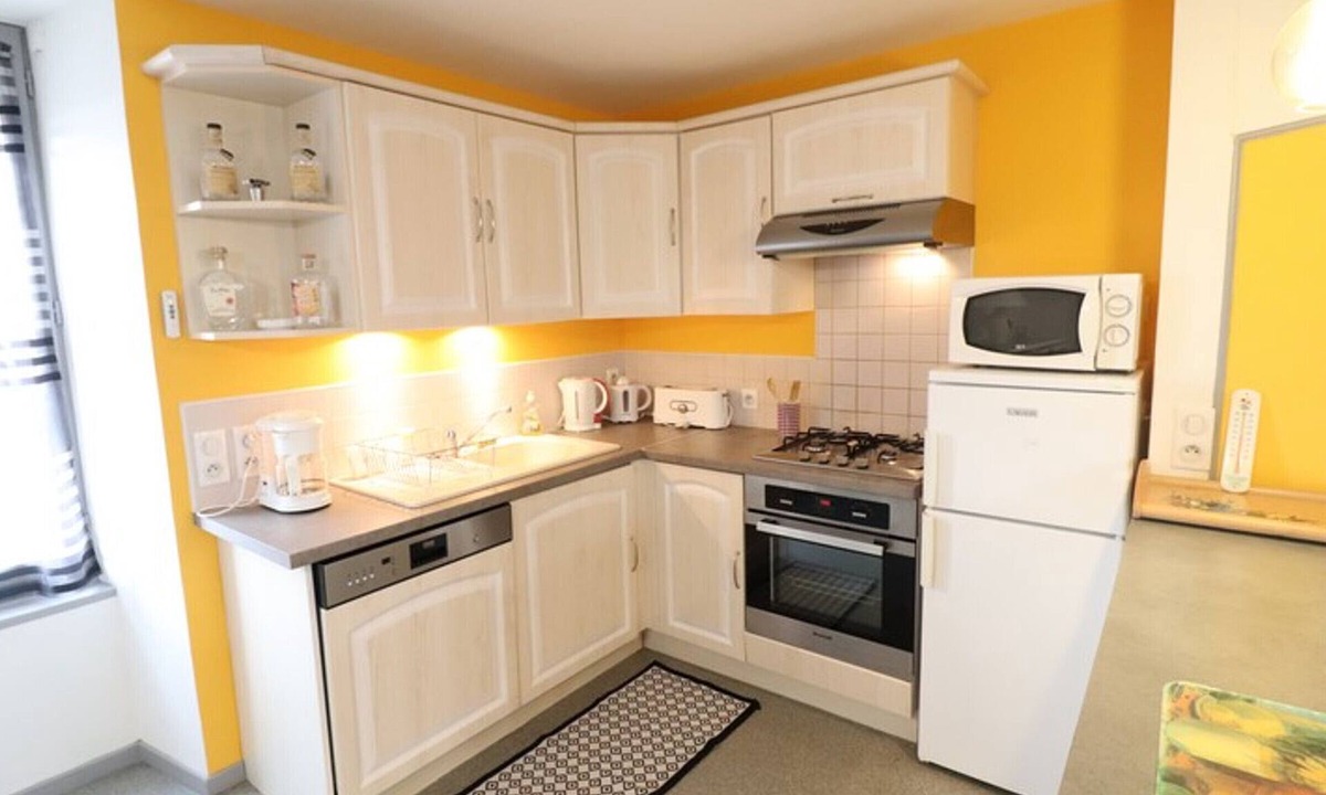 Besse Cottage | Gite Besse, 4 bedrooms, 6 persons