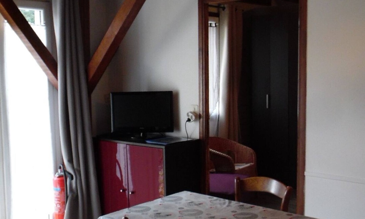 Aveze House | Gîte Bourboule, identical and buccolic setting