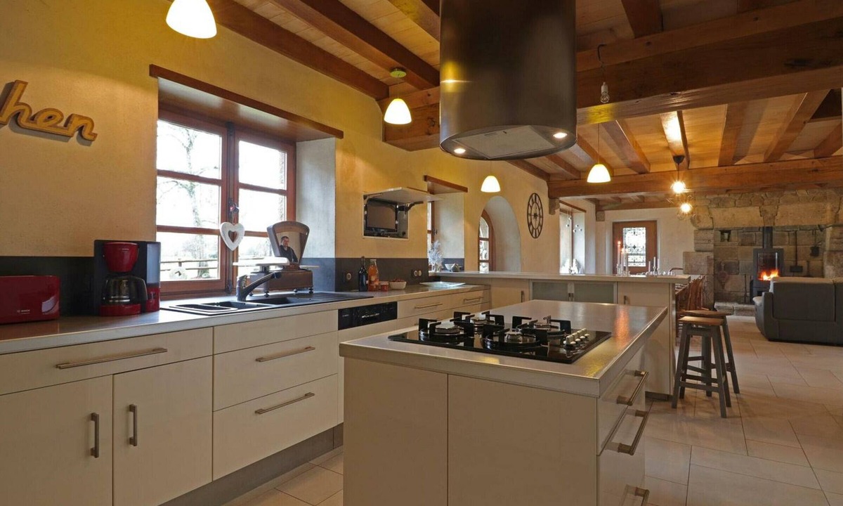 Ceauce Cottage | Gite Ceaucé, 5 bedrooms, 15 persons