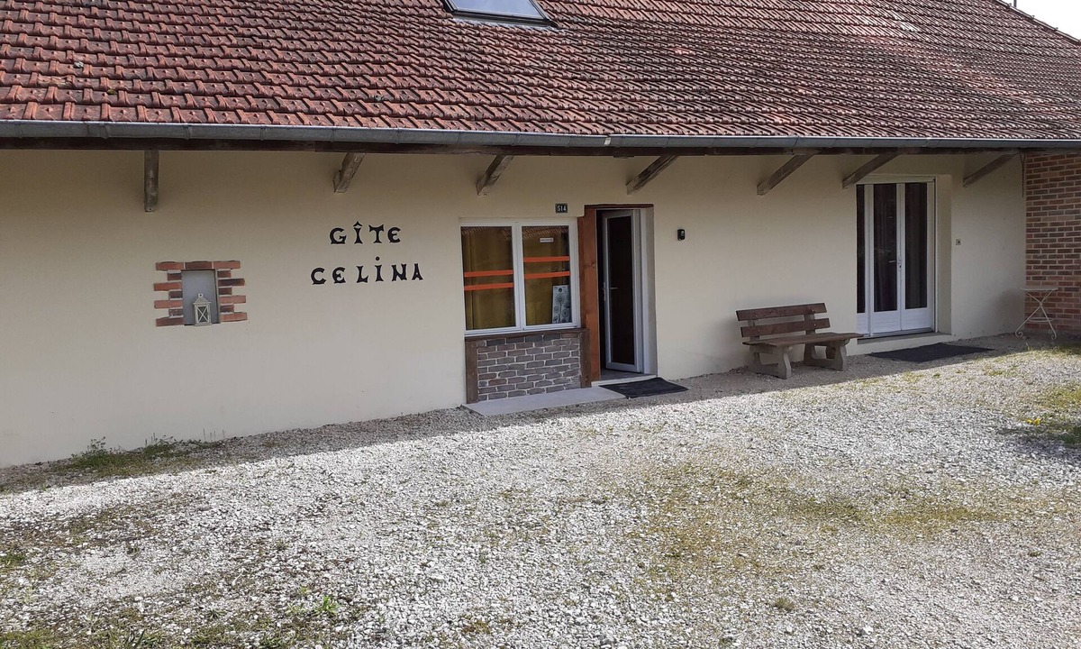 Montjay House | Gite "CELINA"