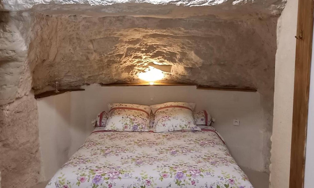 Civray-de-Touraine House | Gite-civray-de-touraine troglo de denise