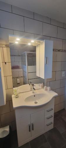 Saint-Martin-de-Valgalgues Apartment | Gite du micocoulier