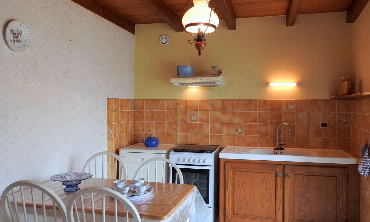 Grand Langres Cottage | Gite Dampierre, 2 bedrooms, 5 persons