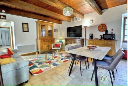 Joyeuse House | gite dans hameau en bord de rivière