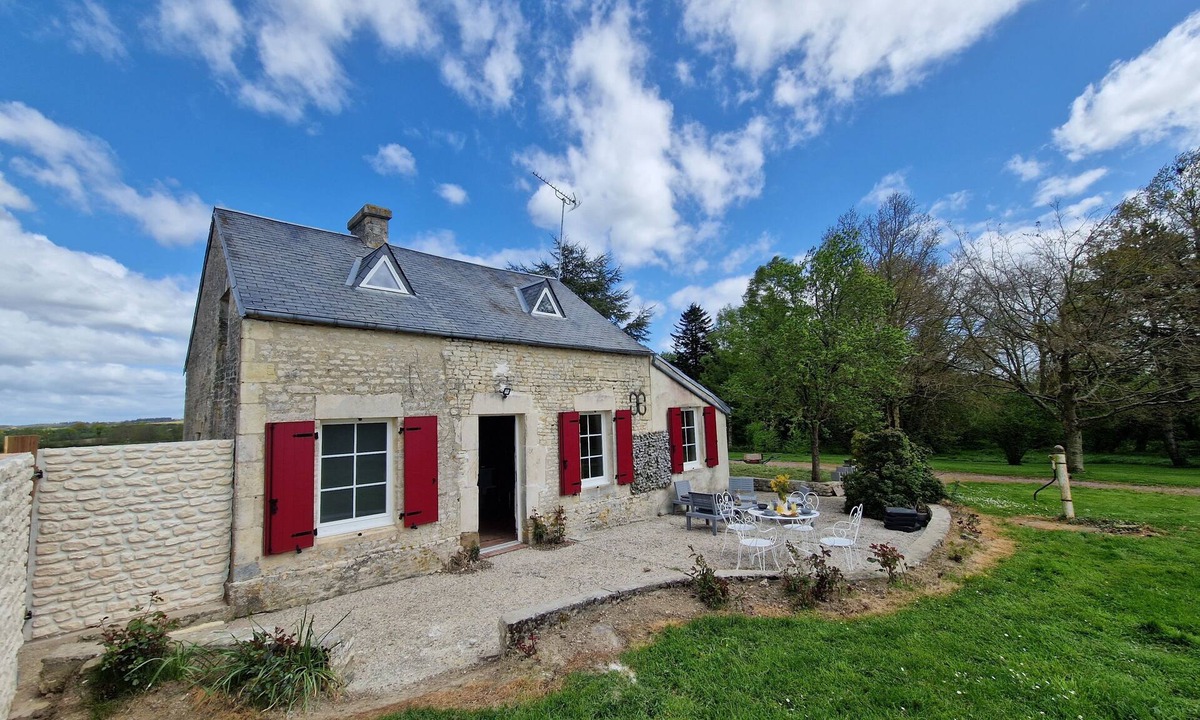 Bazoches-au-Houlme House | Gite de Campagne Avec son Parc Arboré!