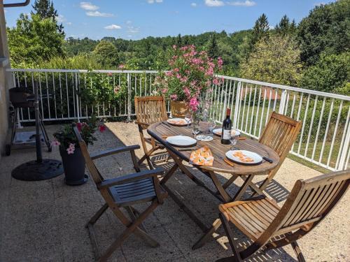 Saint-Jory-de-Chalais House | Gite de charme, idéal pour 4