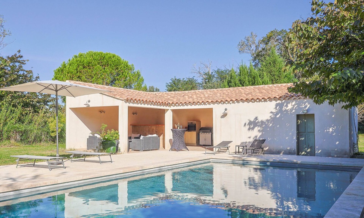 Villeneuve-les-Avignon Ski Chalet | Gite de la Grande Motte, a holiday home for 4 people with a swimming pool, 7 km from Avignon