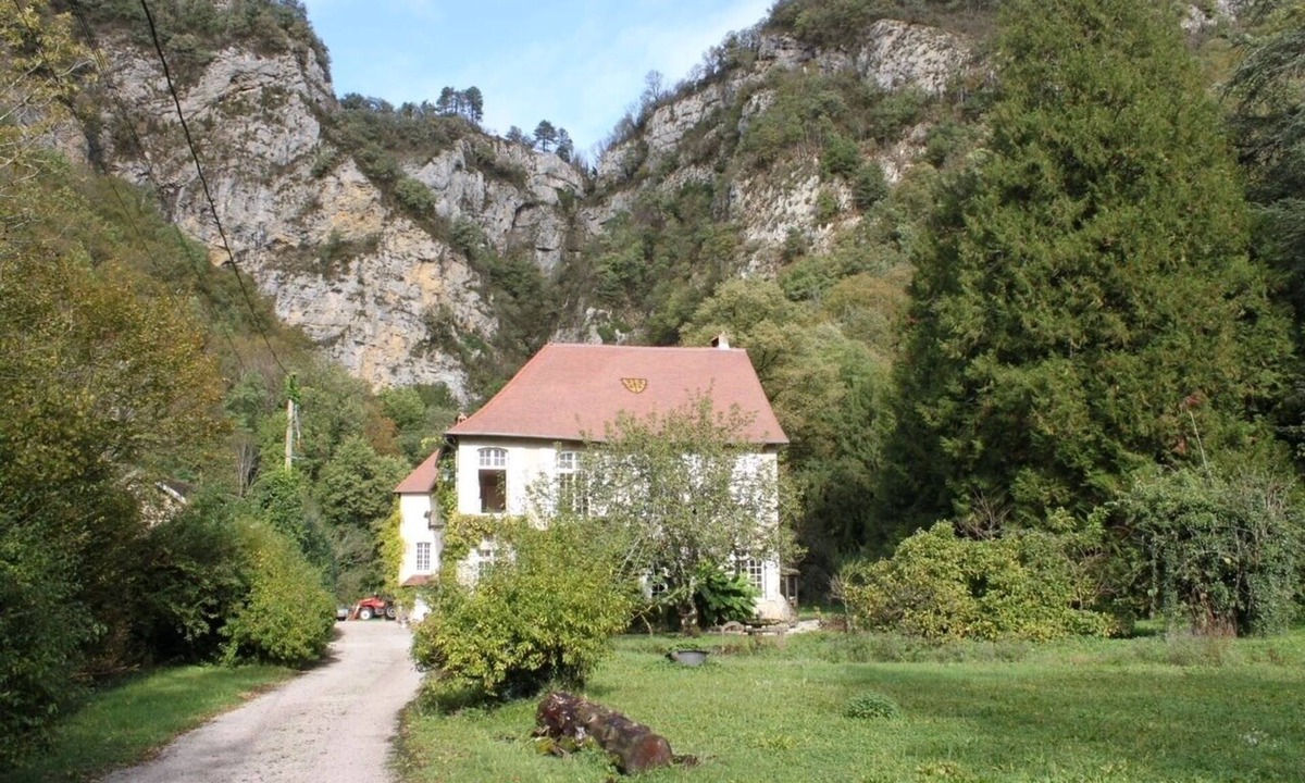 Salins-les-Bains House | Gite DE Gouailles Ancienne Abbaye Pleine Nature Piscine Intérieure Chauffée
