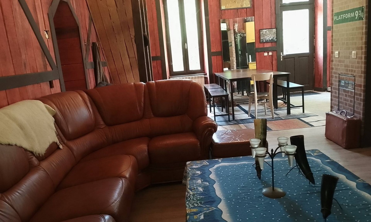 Cransac House | GITE DE GROUPES 210m2, sleeps 15, pets welcome!