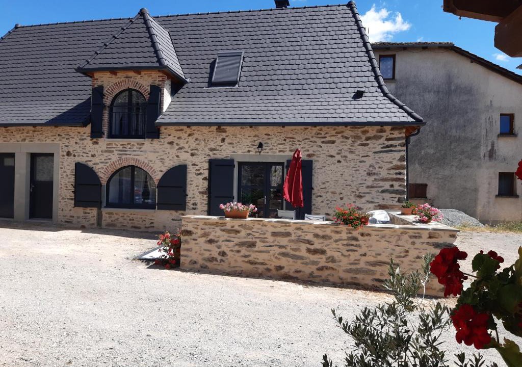 Saint-Santin House | gite de La Carrière