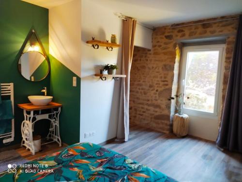 Saint-Pierre-des-Nids House | Gite de la Poôté